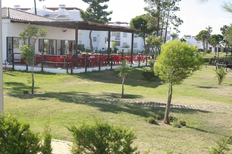 Clubrestaurant mit Terrasse